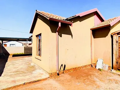2 Bedroom House For Sale in Benoni - 3bAF.webp