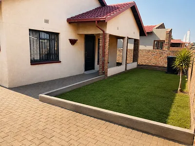 3 Bedroom House For Sale in Benoni - 7BOF.webp