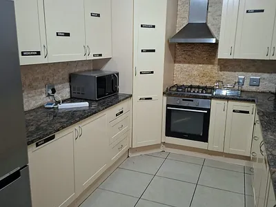 3 Bedroom Apartment To Rent in Edenvale - img