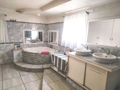 3 Bedroom House For Sale in Springs - ipF2.webp