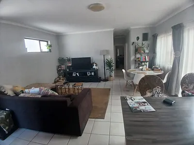 3 Bedroom Townhouse To Rent in Kempton Park - OkmT.webp