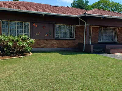 3 Bedroom House For Sale in Germiston - 3nfc.webp
