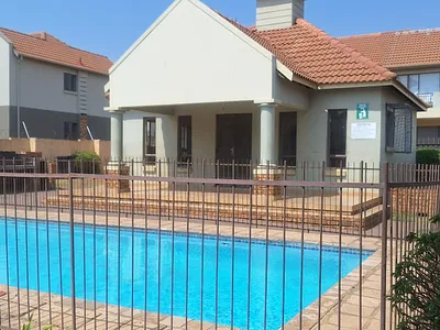 2 Bedroom Apartment For Sale in Kempton Park - pH3y.webp