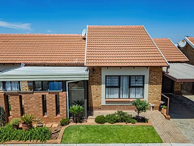 3 Bedroom Townhouse For Sale in Benoni - ZEVJ.webp
