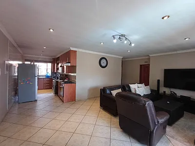 3 Bedroom Townhouse For Sale in Edenvale - 4ZTR.webp