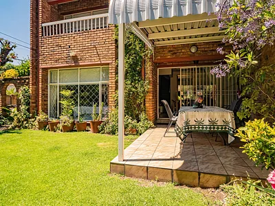 3 Bedroom Townhouse For Sale in Springs - QqKc.webp