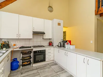 2 Bedroom Townhouse For Sale in Edenvale - T8Bj.webp