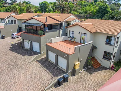 3 Bedroom Townhouse For Sale in Johannesburg - Hrly.webp