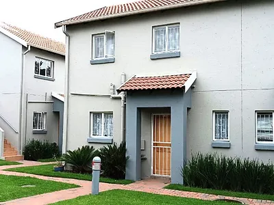 2 Bedroom Apartment For Sale in Edenvale - ReiD.webp