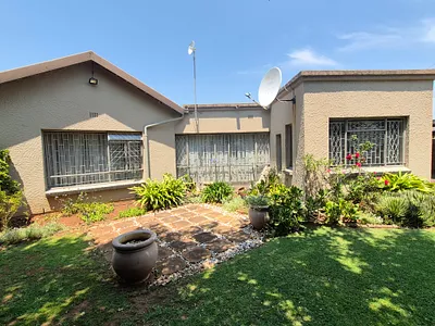 4 Bedroom House For Sale in Germiston - ajZM.webp