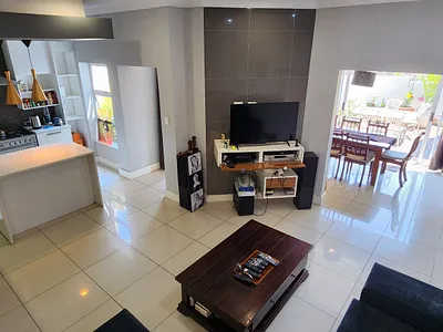 3 Bedroom Townhouse For Sale in Bedfordview - twux.webp