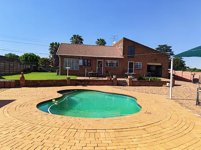 5 Bedroom House For Sale in Springs - LyzM.webp