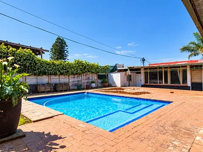 3 Bedroom House For Sale in Germiston - 6tUL.webp