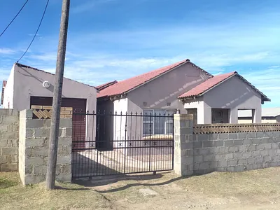 4 Bedroom House For Sale in Fort Jackson Industrial, East London - 9OCF.webp