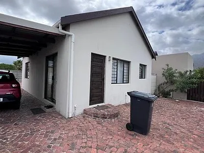 2 Bedroom Townhouse To Rent in Gordons Bay - img