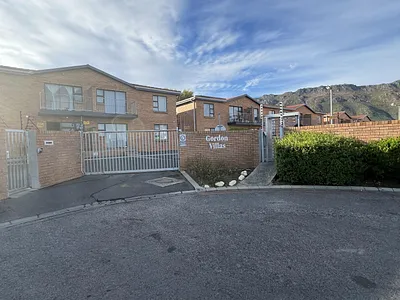 2 Bedroom Apartment For Sale in Gordons Bay - img