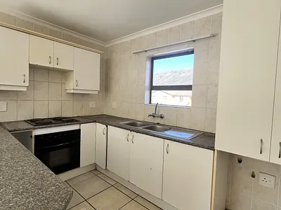 2 Bedroom Apartment To Rent in Gordons Bay - img
