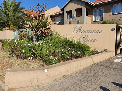 2 Bedroom Townhouse For Sale in Kempton Park - 6cjN.webp