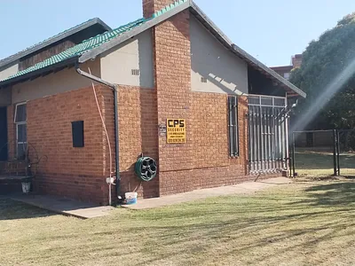 4 Bedroom House For Sale in Germiston - rqTX.webp