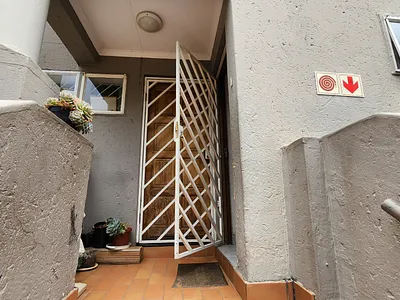 3 Bedroom Townhouse For Sale in Johannesburg - FEAw.webp