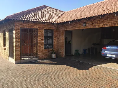 3 Bedroom Townhouse For Sale in Alberton - VYDV.webp