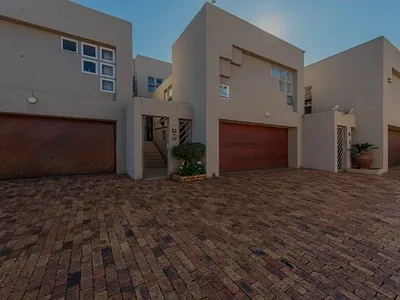 3 Bedroom Townhouse For Sale in Johannesburg - img
