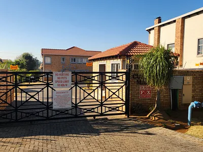2 Bedroom Townhouse For Sale in Alberton - img