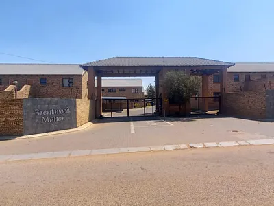 3 Bedroom Townhouse For Sale in Benoni - 8VVf.webp