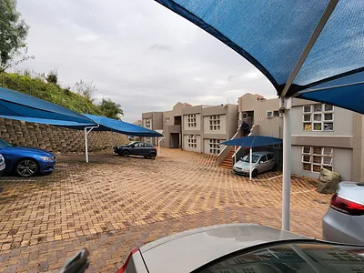 3 Bedroom Townhouse For Sale in Johannesburg - img