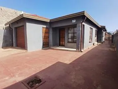 4 Bedroom House For Sale in Germiston - img
