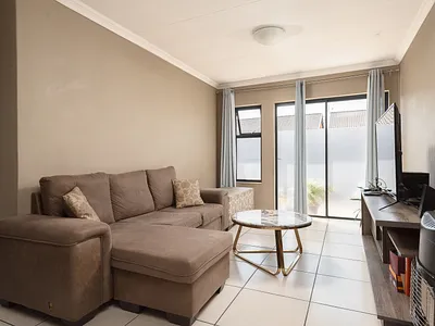 3 Bedroom Apartment For Sale in Germiston - img