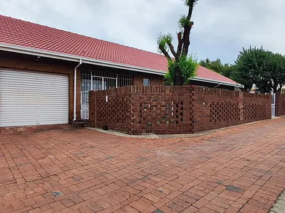 3 Bedroom Townhouse For Sale in Germiston - img