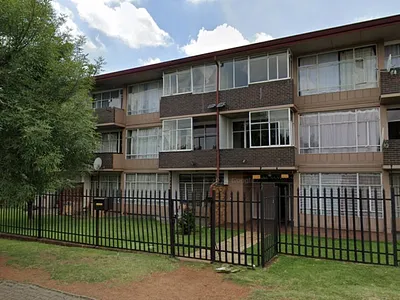 2 Bedroom Apartment For Sale in Germiston - img