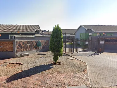 3 Bedroom Townhouse For Sale in Germiston - img