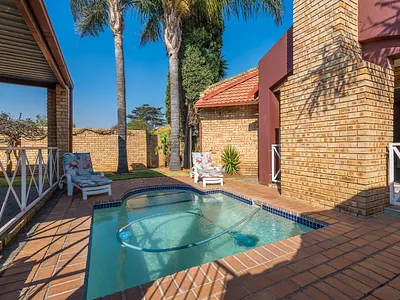 2 Bedroom Townhouse For Sale in Germiston - img