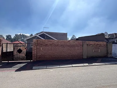 2 Bedroom House For Sale in Johannesburg - fzeJ.webp