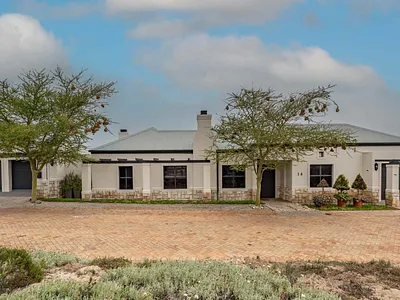 4 Bedroom House To Rent in Melkbosstrand - l66e.webp
