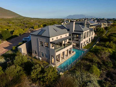 5 Bedroom House For Sale in Melkbosstrand - k1Ls.webp