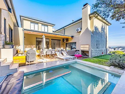 5 Bedroom House For Sale in Melkbosstrand - 19Nl.webp