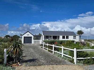 2 Bedroom House For Sale in Grotto Bay - img
