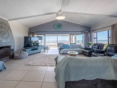 6 Bedroom House For Sale in Melkbosstrand - 3TWe.webp