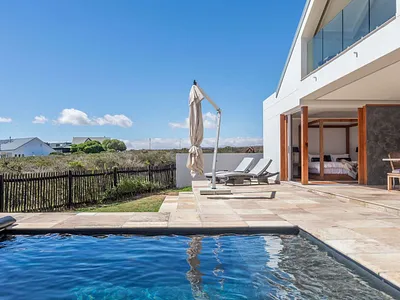 3 Bedroom House For Sale in Grotto Bay - hub2.webp