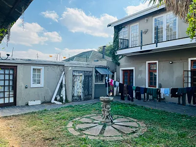 4 Bedroom House For Sale in Johannesburg - img