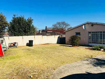 4 Bedroom House For Sale in Johannesburg - xZvM.webp