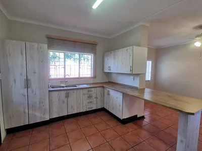 6 Bedroom House For Sale in Roodepoort - Tv4i.webp