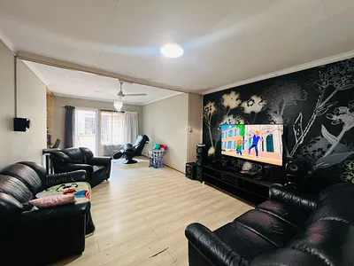 3 Bedroom House For Sale in Randburg - plcQ.webp