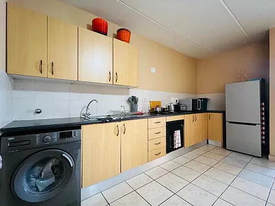 1 Bedroom Apartment To Rent in Roodepoort - img