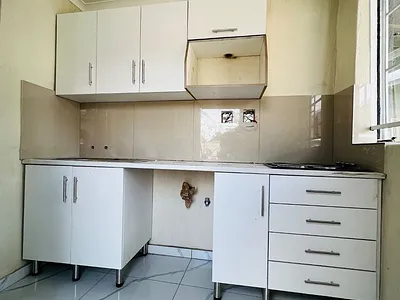 0.5 Bedroom Apartment To Rent in Johannesburg - mC7Q.webp