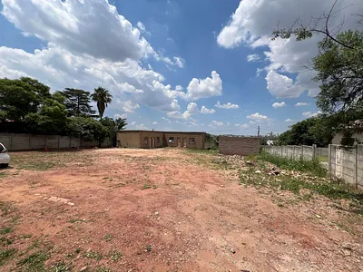8 Bedroom House For Sale in Roodepoort - uK9K.webp