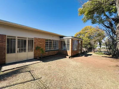 3 Bedroom House To Rent in Roodepoort - img